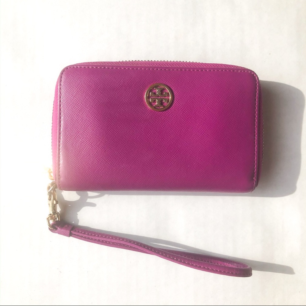 Tory Burch Robinson Wristlet Smartphone Fuchsia - Picture 2 of 8